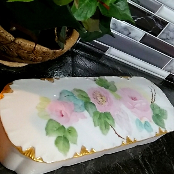 Vintage Long Shabby Chic Ceramic Rose Pattern Gold Gold Trimmed Storage Box - Picture 2 of 11